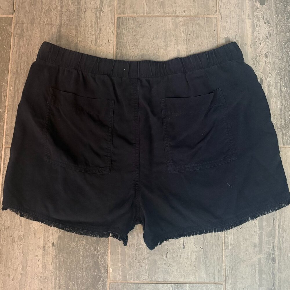 Bella Dahl Fray Hem Tencel Pull-On Elastic Waist Pocket Short Navy Size Medium - Picture 11 of 13